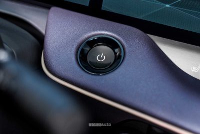 Nuova Nissan Leaf pulsante accensione