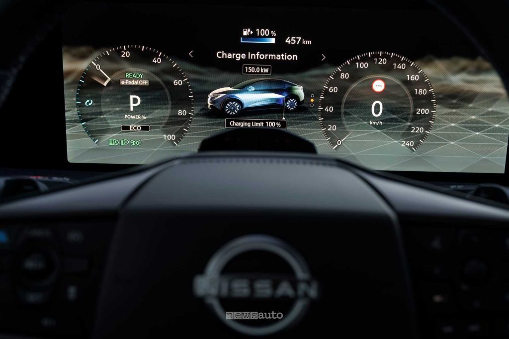 Nuova Nissan Leaf display quadro strumenti