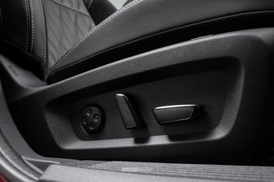 Nissan Qashqai e-POWER comandi regolazione sedile