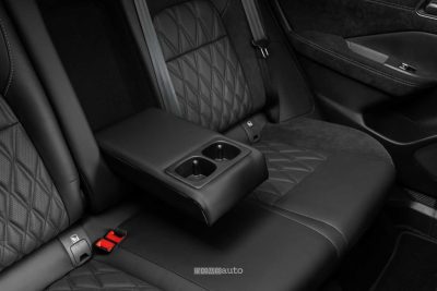 Nissan Qashqai e-POWER bracciolo sedili posteriori