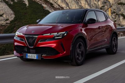 Alfa Romeo Junior Milano Cortina 2026 su strada