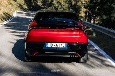 Alfa Romeo Junior Milano Cortina 2026 su strada