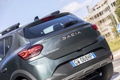 Dacia Sandero Stepway paraurti, portellone posteriore