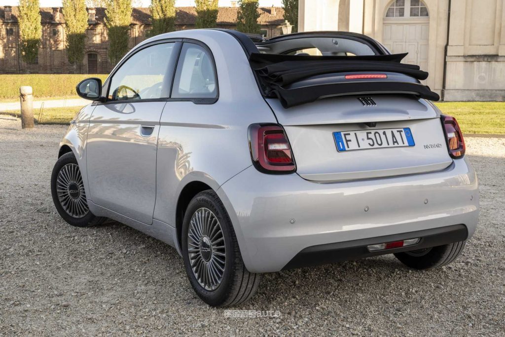 Nuova Fiat 500 Hybrid cabrio posteriore 3/4