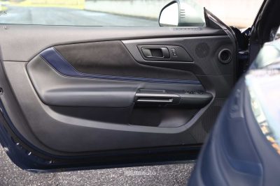 Ford Mustang Dark Horse rivestimento portiera anteriore