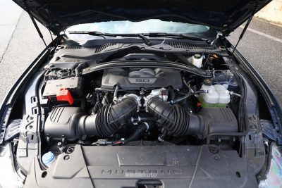 Ford Mustang Dark Horse vano motore 5.0 litri