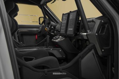 Land Defender Dakar D7X-R abitacolo