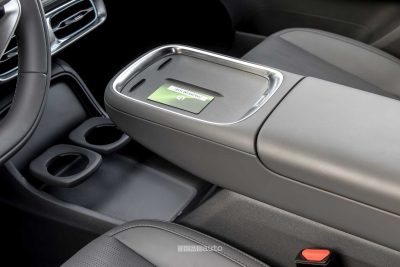 Leapmotor B10 vano per la card d'accessione
