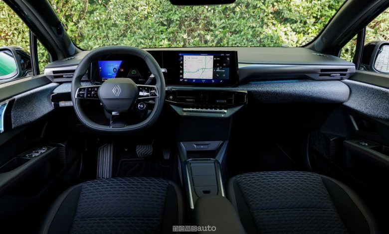 Nuova Renault Clio Techno plancia abitacolo