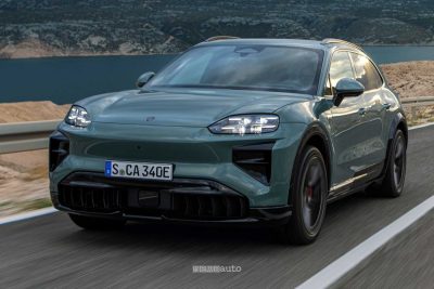 Porsche Cayenne Turbo Electric su strada