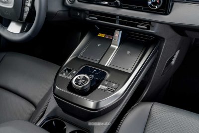 Toyota bZ4X 2026 manopola cambio console centrale