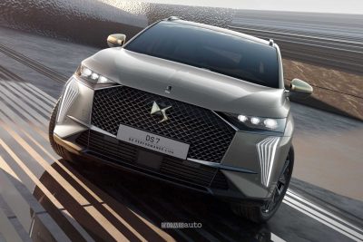 DS 7 Performance Line frontale firma luminosa