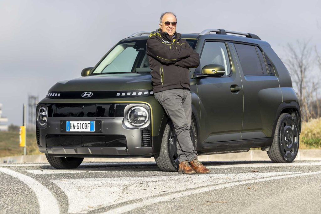 Giovanni Mancini tester della Hyundai Inster Cross