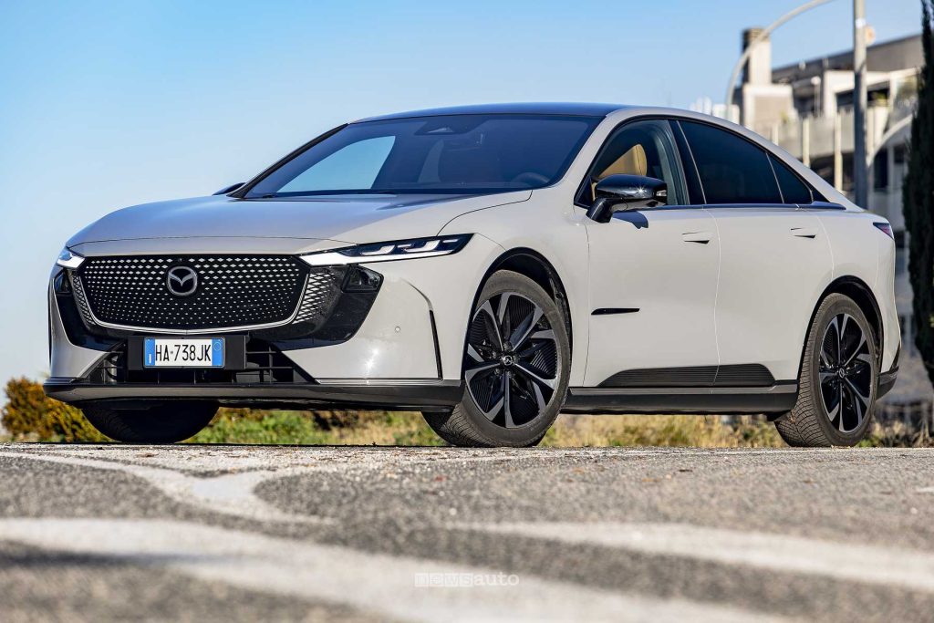 Mazda 6e anteriore 3/4