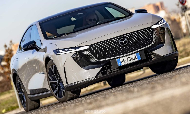 Mazda 6e test su strada