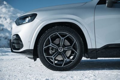 Nuova Mercedes GLB ibrida cerchi da 20"