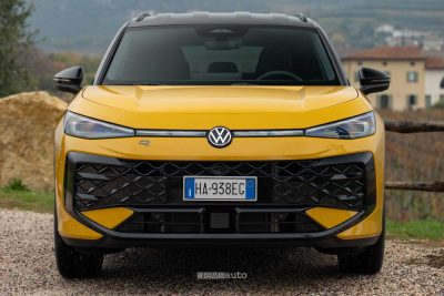 Nuova Volkswagen T-Roc R Line frontale