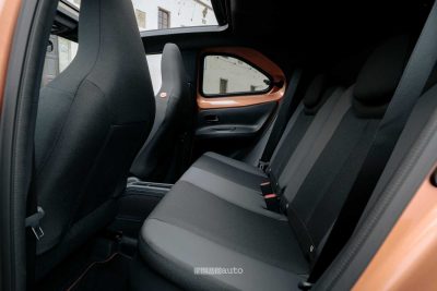Nuova Toyota Aygo X sedili posteriori