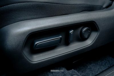 Toyota Urban Cruiser AWD comandi dei sedili elettrici