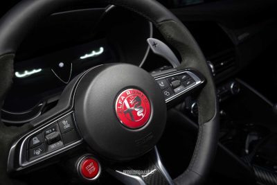 Alfa Romeo Giulia Quadrifoglio Luna Rossa volante