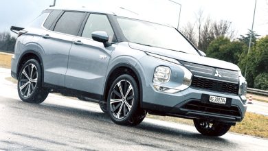 Mitsubishi Outlander PHEV in movimento