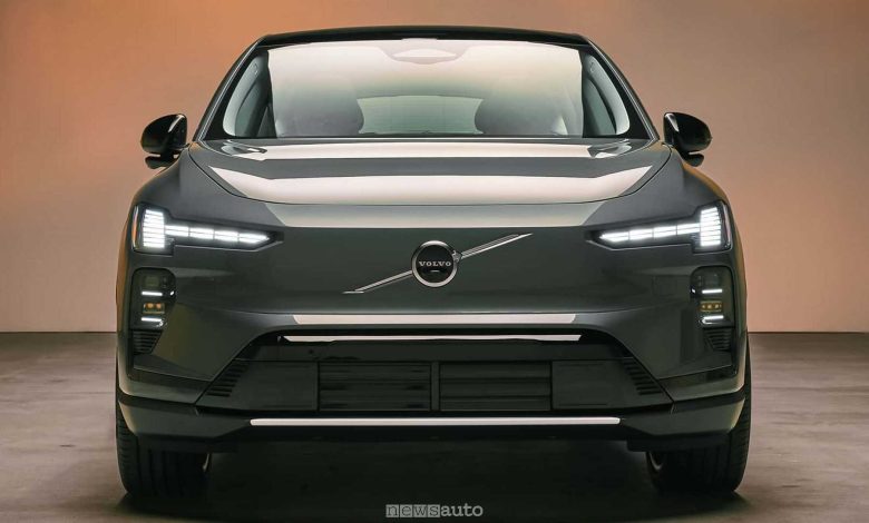 Nuova Volvo EX60 frontale