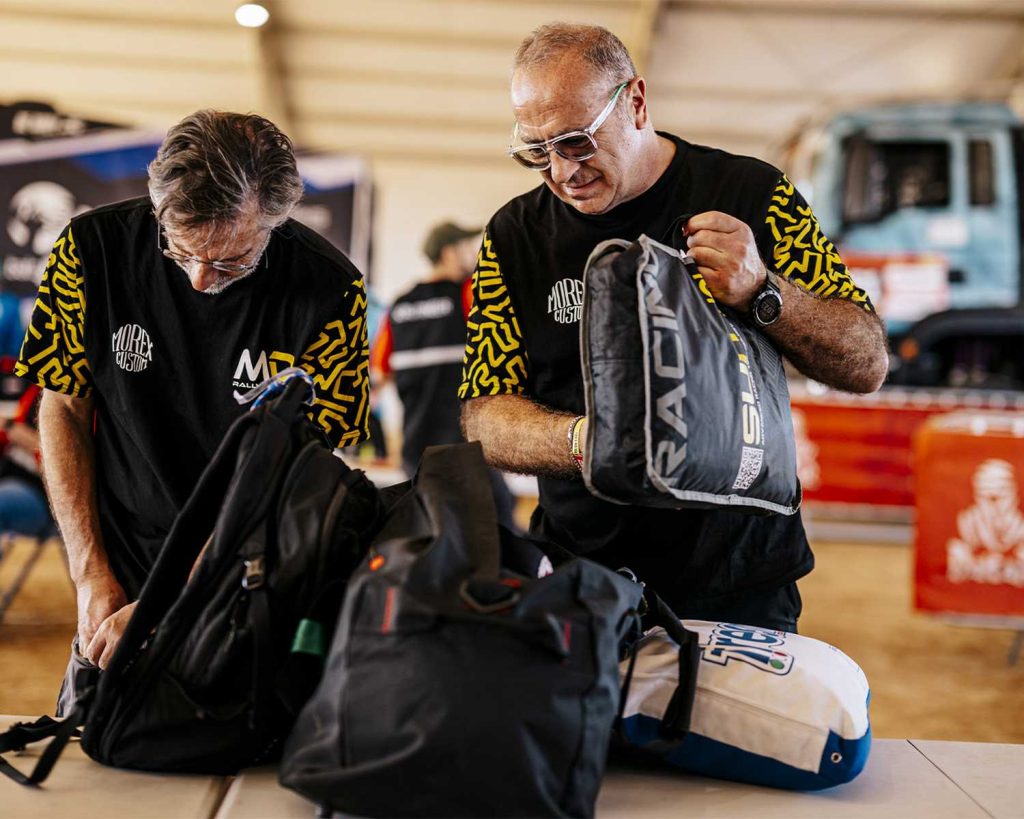 da SX, Tito e Silvio Totani equipaggio Italiano alla Dakar 2026