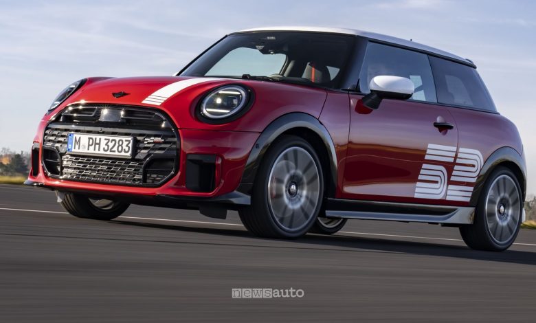 Mini John Cooper 1965 Victory Edition in pista