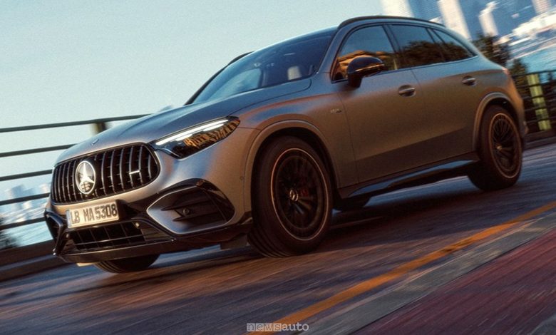 Mercedes-AMG GLC 53 4MATIC+ SUV su strada