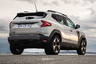 Nuova Dacia Duster hybrid-G 150 4x4 posteriore 3/4