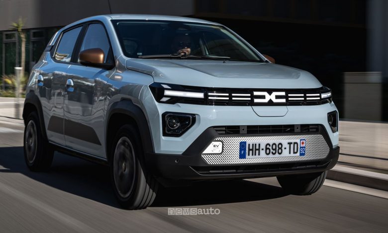 Nuova Dacia Spring Extreme su strada