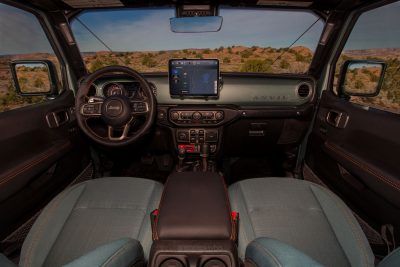 L'abitacolo della Jeep Wrangler Anvil 715 Concept