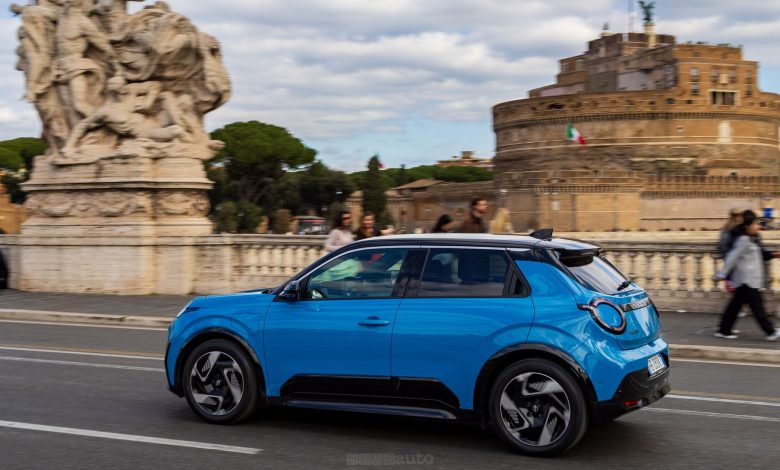 Nuova Nissan Micra test su strada a Roma