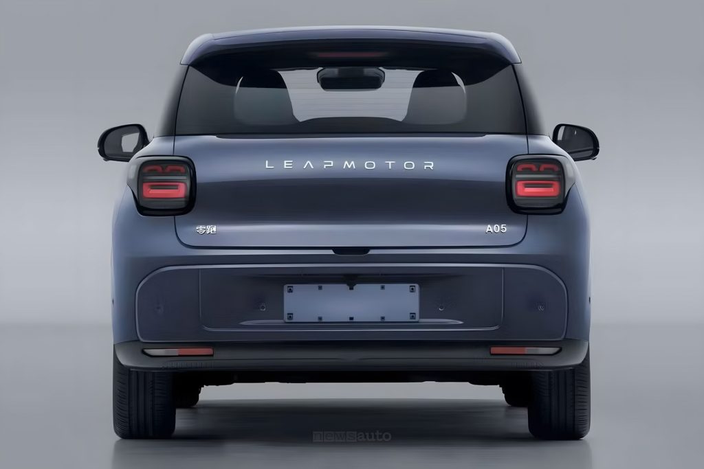 Il posteriore della Leapmotor A05 pubblicato sul sito del Ministero dell'Industria cinese
