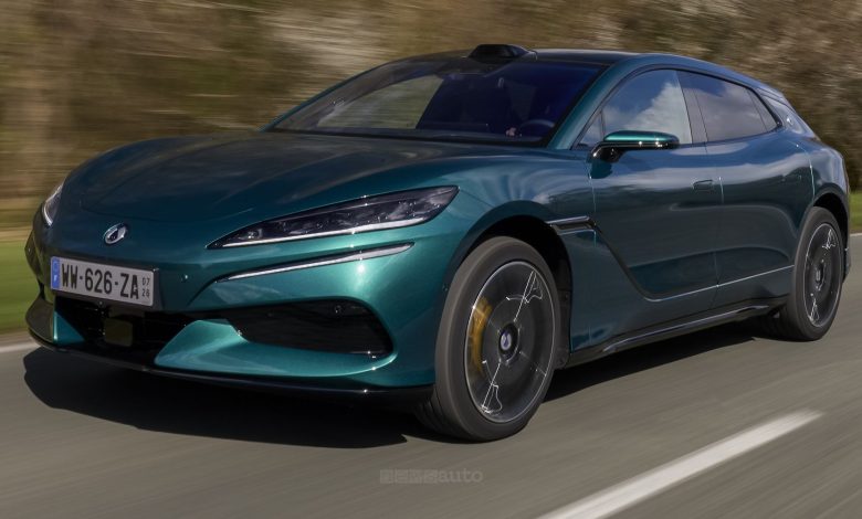 Denza Z9GT su strada