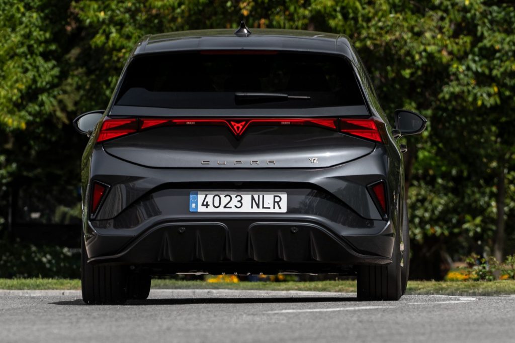 Cupra Born VZ su strada