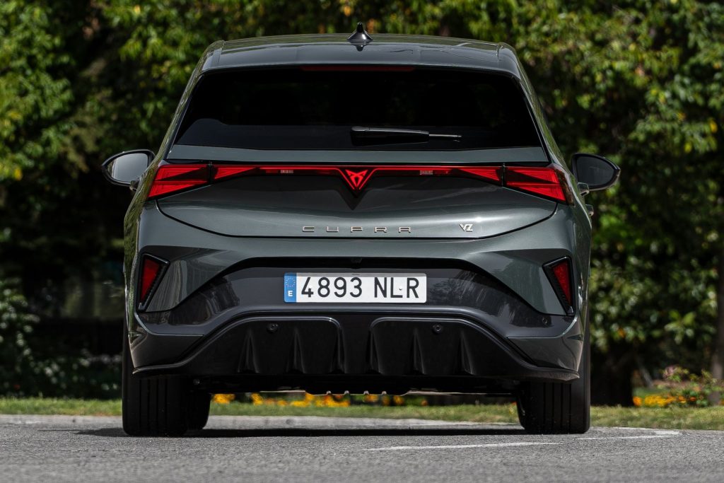 Cupra Born VZ su strada