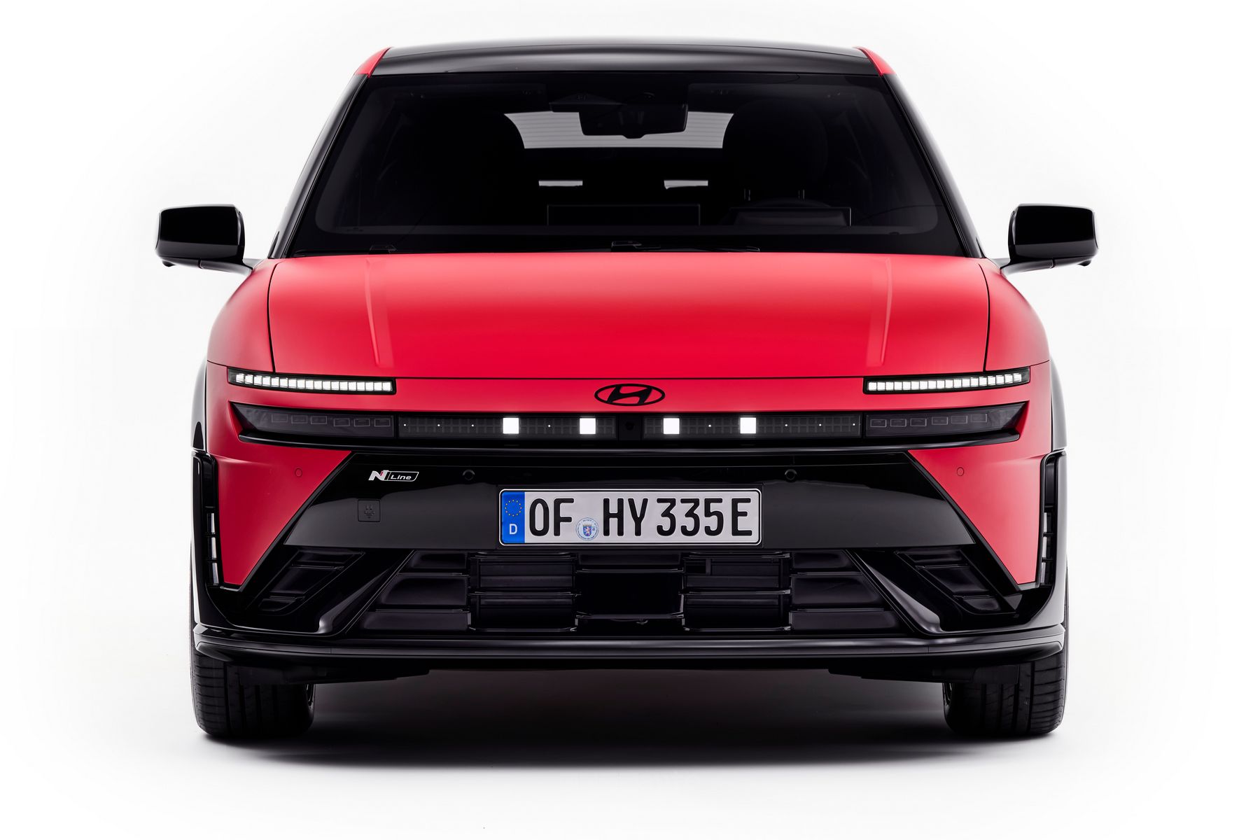 Nuova Hyundai Ioniq 3 frontale firma luminosa