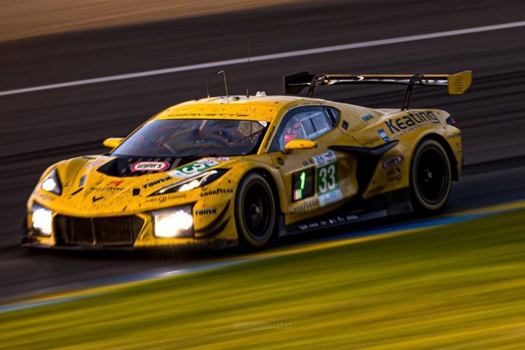 La Corvette del team TF Sport n. 33 vince la 24 Ore di Le Mans 2026 nella categoria LMGT3