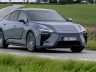 Nuova Lexus ES 350e su strada