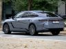 Nuova Lexus ES 350e su strada
