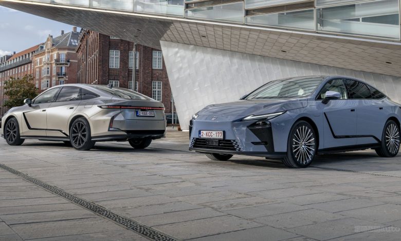Nuova Lexus ES 350e e 300h