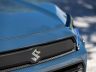 Nuova Suzuki Across plug-in Hybrid logo griglia anteriore