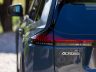 Nuova Suzuki Across plug-in Hybrid faro posteriore