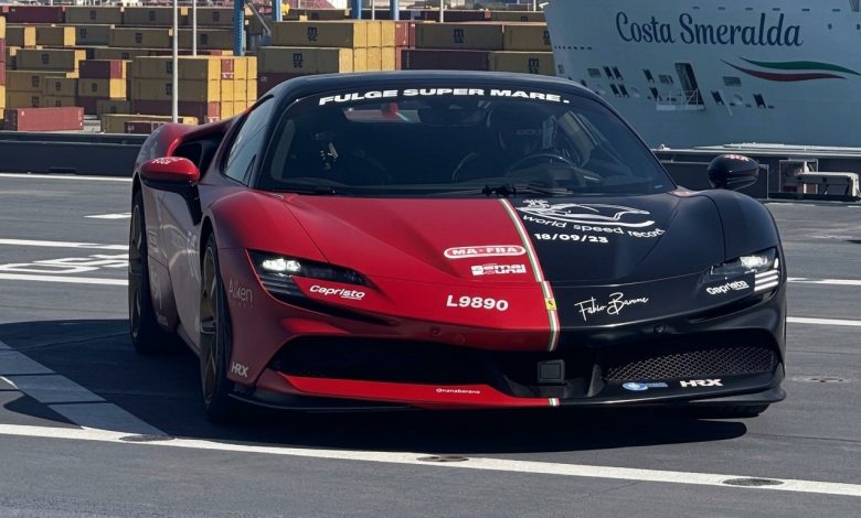 Ferrari SF90 di Fabio Barone contro F-35