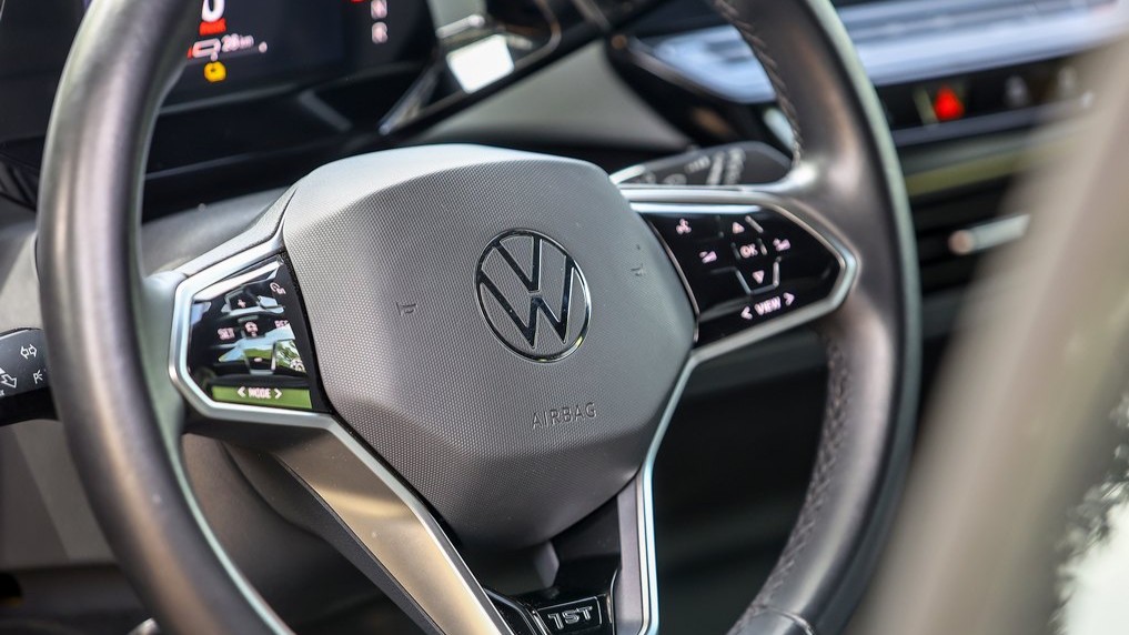 Volkswagen, richiamo per un difetto allo sterzo