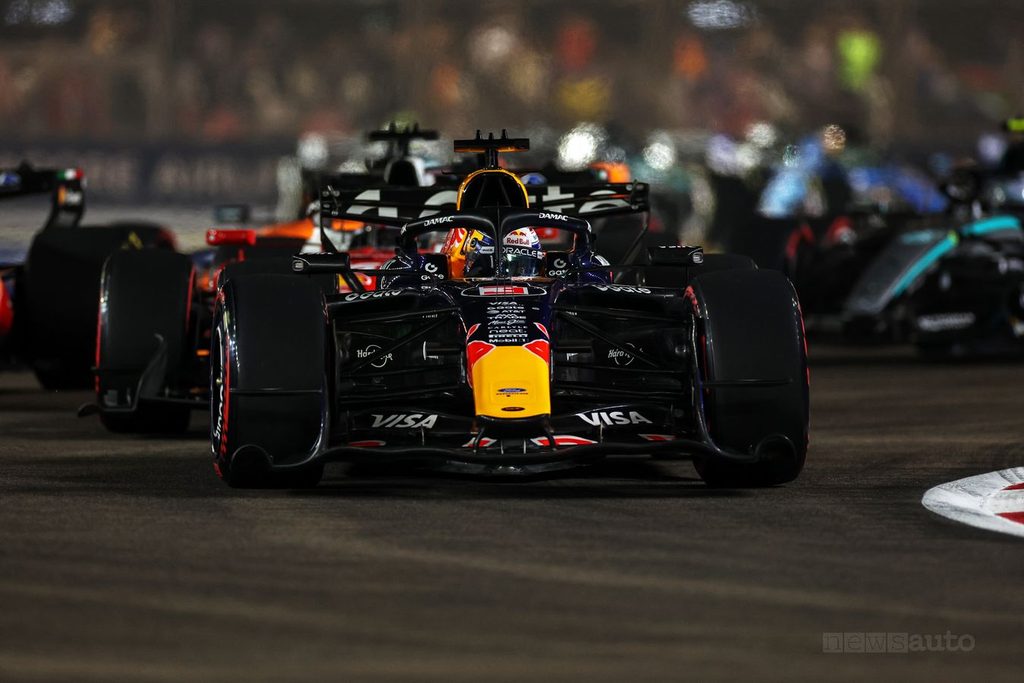 Max Verstappen (Red Bull) ha dominato la gara Singapore F1 2026