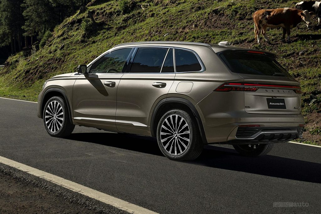 Geely Monjaro EM-i posteriore 3/4