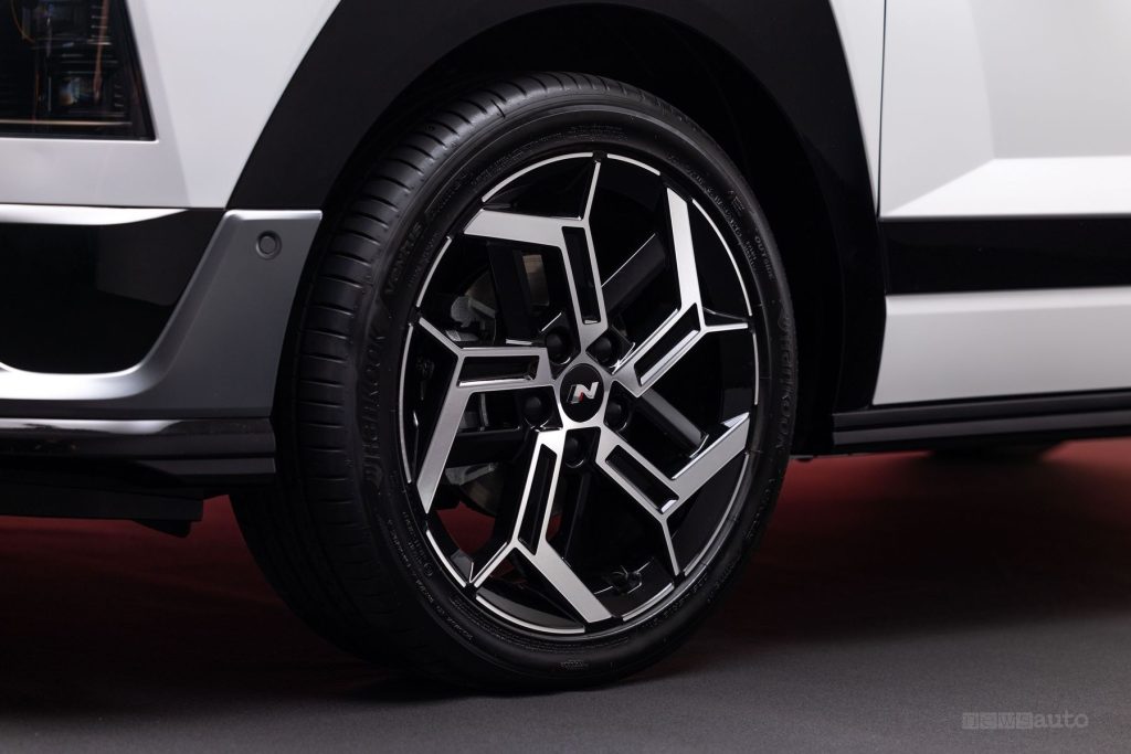 Nuova Hyundai Bayon cerchi da 18"